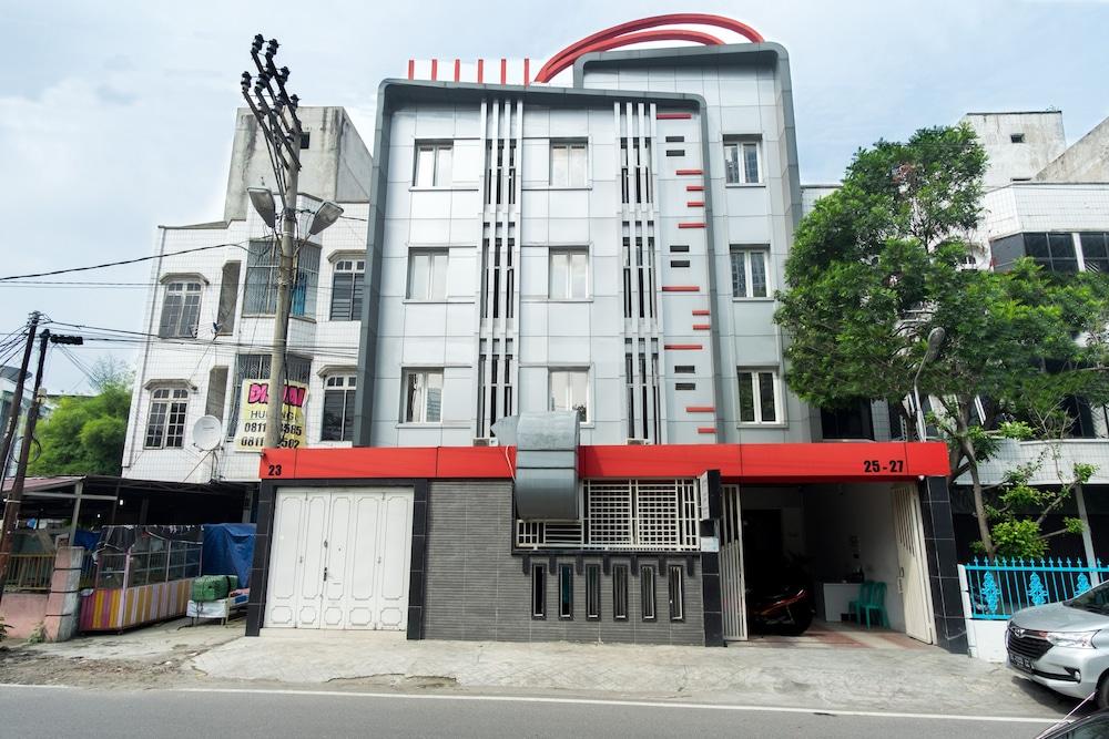 Oyo 279 Deli Homestay Medan Exterior foto